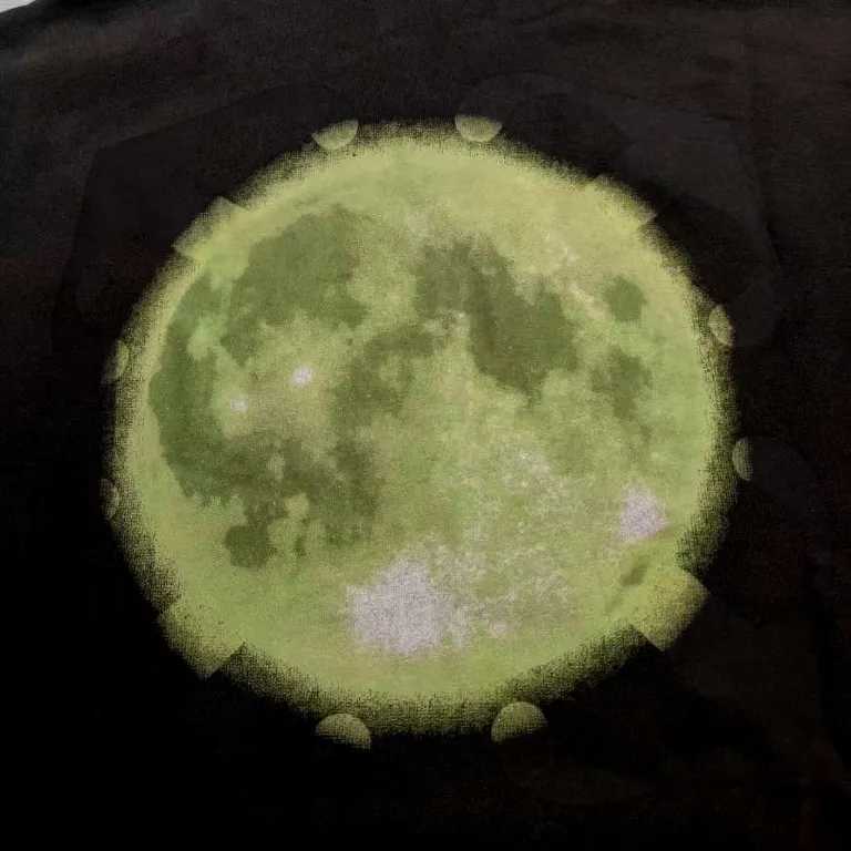 The top proven version OFF back light-up moon WHITE hooded sweatshirt OW jacket hoodie oversize same style for male and female couples stars. As a street fashion art in the luxury ranks, off white has always attracted many fans with its classic logo and trendy creativity. Not only is it an understanding of fashion, off white also intuitively reflects ♻️ environmental awareness in many works, and treats the world gently.  The kangaroo pocket adopts a special machine crimping process with externally shaped wiring. The brim of the hat is designed with threads, which is the first thing to look at when appraising.   The fabric is made of 480g terry cotton fabric with full drape.  Color: Black Size: XS-L P:430